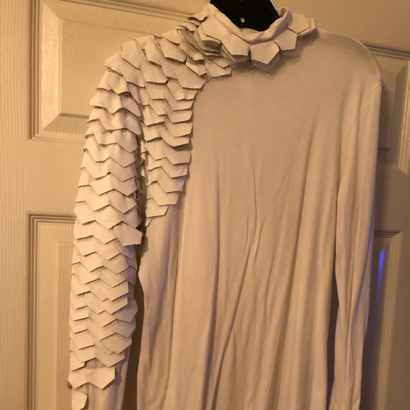 Top - Picture 2 of 4